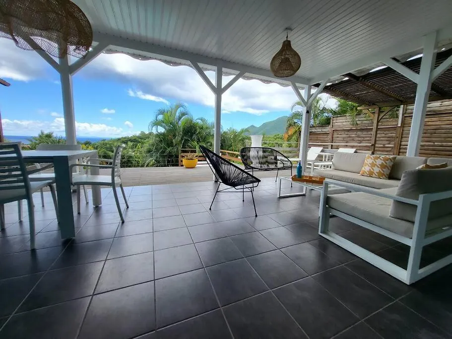Дом отдыха Villa Bwa Sasha Calme Vue Mer Et Plage A 2 Min Ле-Диаман